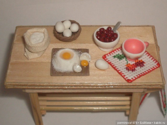 Готовим вареники с вишней, кукольная миниатюра