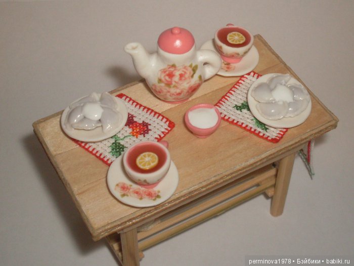 Готовим вареники с вишней, кукольная миниатюра