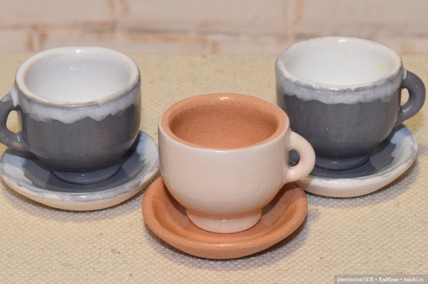 Новая партия посуды. Разгружаю печку