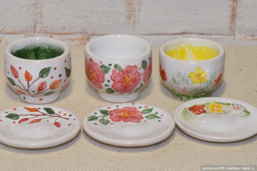 Новая партия посуды. Разгружаю печку