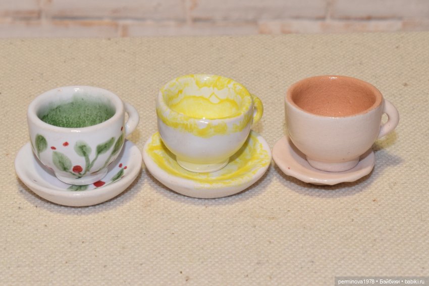 Новая партия посуды. Разгружаю печку