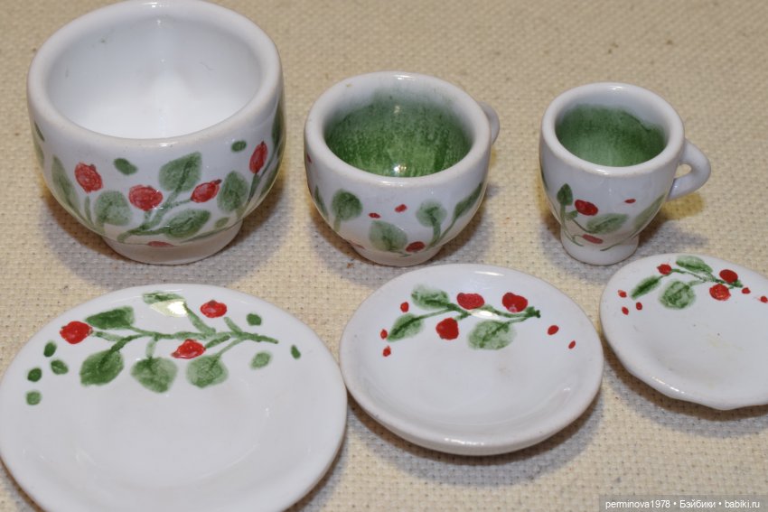 Новая партия посуды. Разгружаю печку