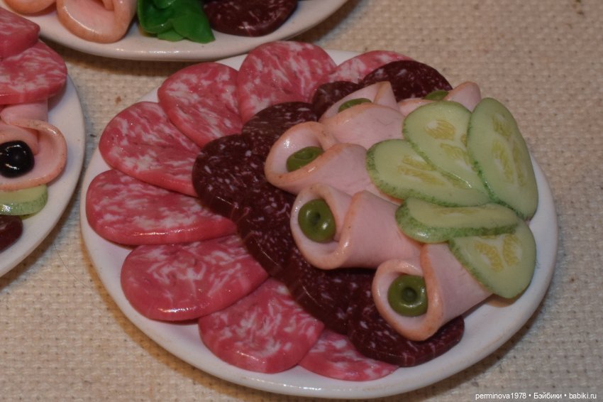 Бутерброды с колбасой — Кукольная миниатюра своими руками: еда (фото 4)