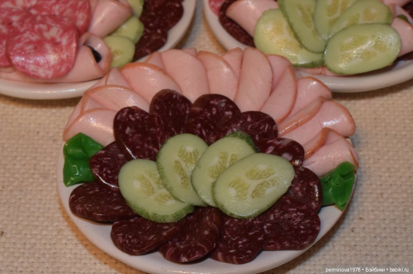 Бутерброды с колбасой — Кукольная миниатюра своими руками: еда (фото 2)