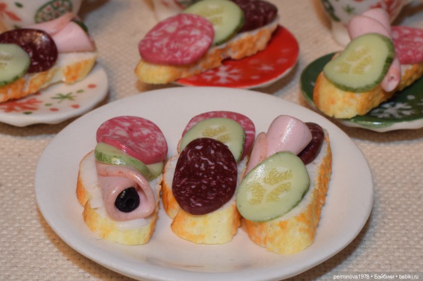 Бутерброды с колбасой — Кукольная миниатюра своими руками: еда (фото 10)