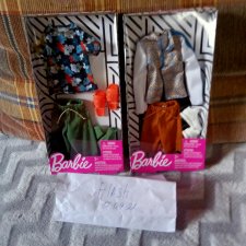 Лот оригинальных аутфитов для кукол Mattel