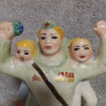 Статуэтка ,,С победой" Коростень СССР