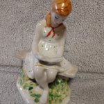 Статуэтка пионерка с газетой СССР Барановка