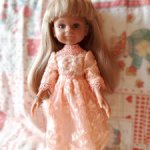 Ириска Паола Рейна в платье