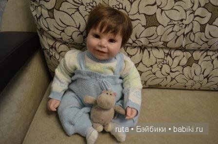 переодели вот в такой костюмчик