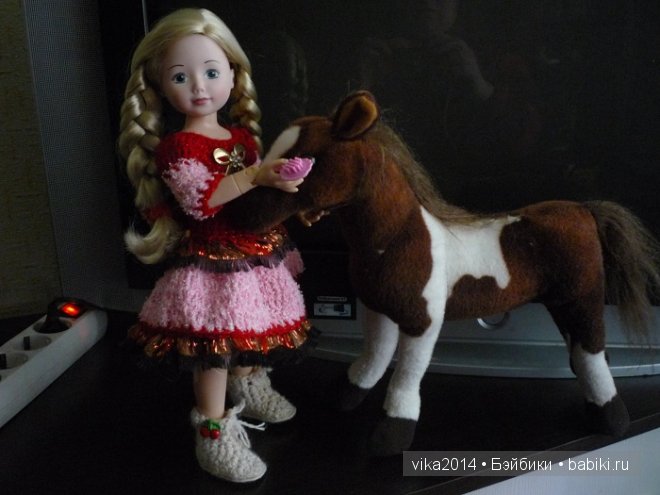 Новое платье для маленьких модниц