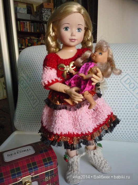 Новое платье для маленьких модниц