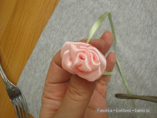 Розочка за одну минуту — Как сделать аксессуары для кукол: сумки (фото 10)