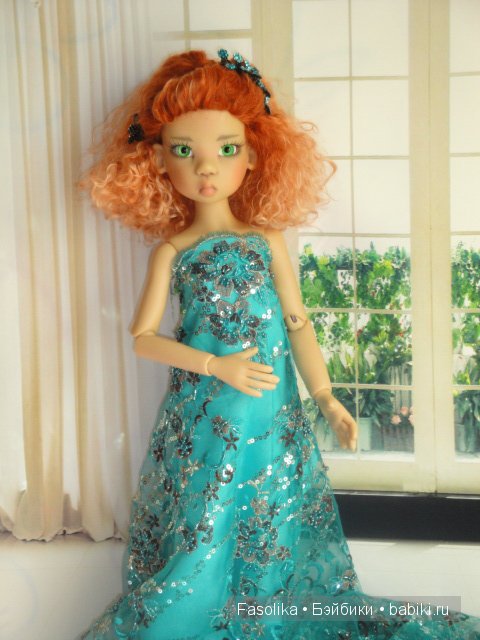 Рыжая и зеленоглазая, кукла Kaye WIggs (фото 2)