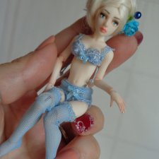 Крошка на ладошке