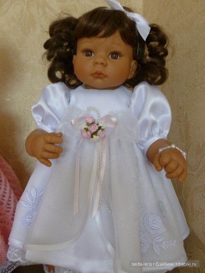 Размещение коллекции кукол Lee Middleton