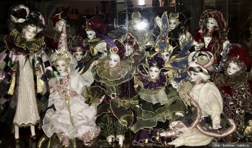 Сасибо) общее фото, конечно, трудно себе представить))) серия за стеклом