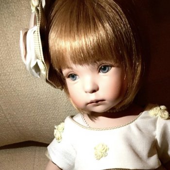 Сероглазая Alice с медвежонком от Dianna Effner