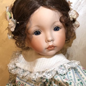 Романтичная Emily по молду Dianna Effner