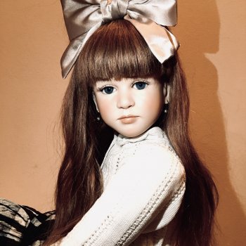 Фарфоровая Charmaine от Ruth Treffeisen