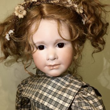 Фарфоровая Amelia 1987 от Ruth Treffeisen