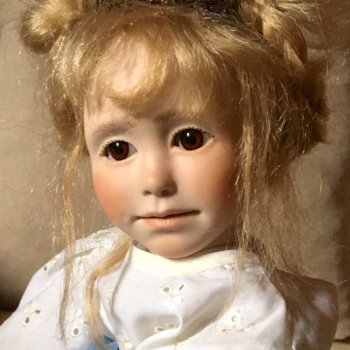 Маленькая барышня Anni от Ruth Treffeisen 1986