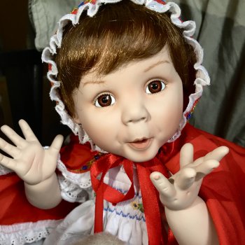 Чудесная Красная Шапочка и серый волк Titus Tomescu