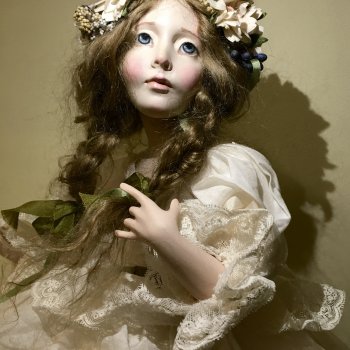 Куколки собираются на выставку