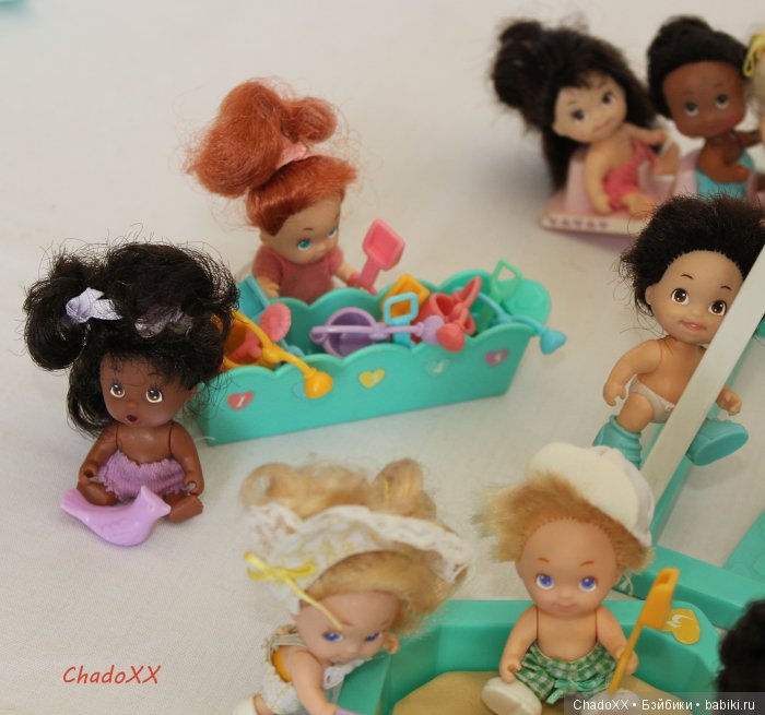 Большой мир маленьких кукол. Часть 23. Пятерняшки Tyco Quints. В доме, в парке, на площадке (фото 8)