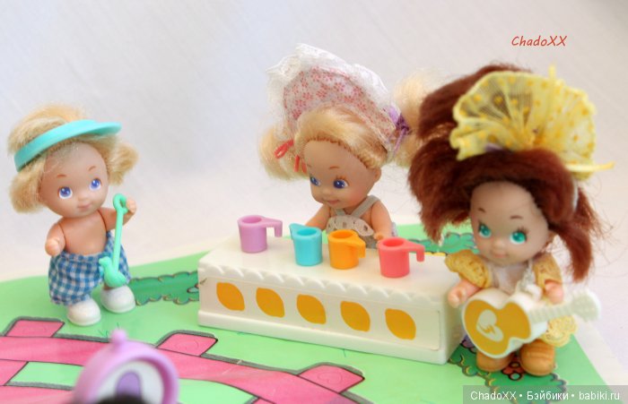 Большой мир маленьких кукол. Часть 23. Пятерняшки Tyco Quints. В доме, в парке, на площадке