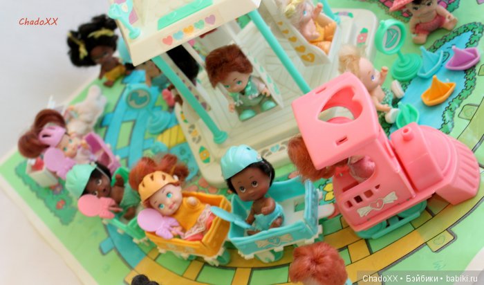 Большой мир маленьких кукол. Часть 23. Пятерняшки Tyco Quints. В доме, в парке, на площадке