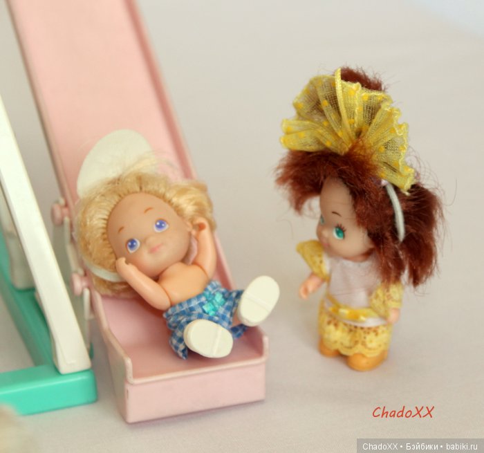 Большой мир маленьких кукол. Часть 23. Пятерняшки Tyco Quints. В доме, в парке, на площадке