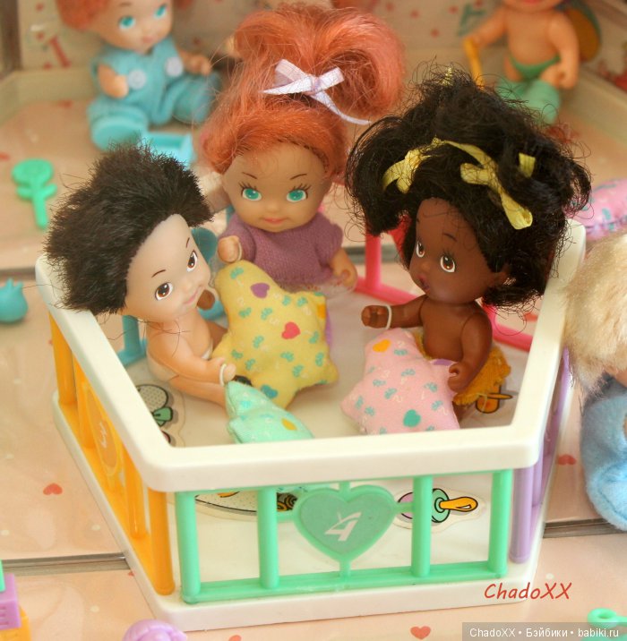 Большой мир маленьких кукол. Часть 23. Пятерняшки Tyco Quints. В доме, в парке, на площадке