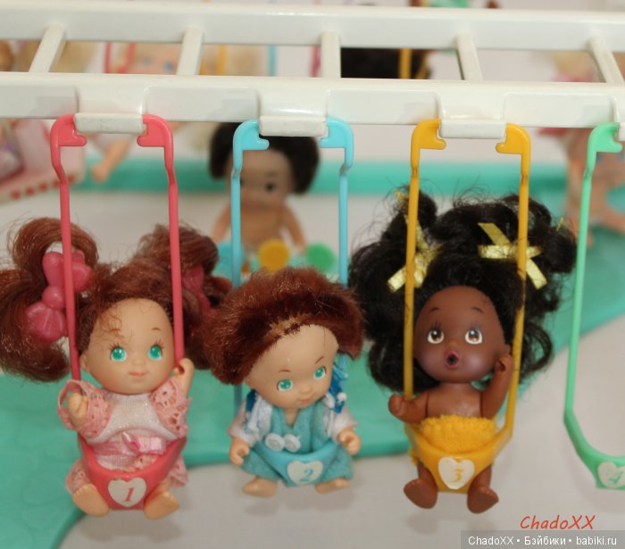 Большой мир маленьких кукол. Часть 23. Пятерняшки Tyco Quints. В доме, в парке, на площадке