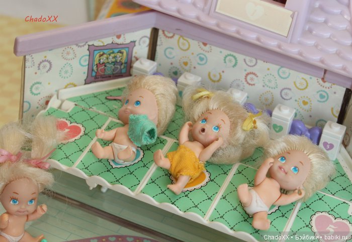 Большой мир маленьких кукол. Часть 23. Пятерняшки Tyco Quints. В доме, в парке, на площадке