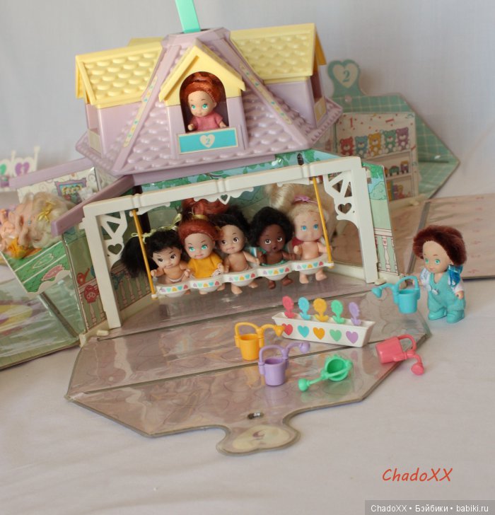 Большой мир маленьких кукол. Часть 23. Пятерняшки Tyco Quints. В доме, в парке, на площадке