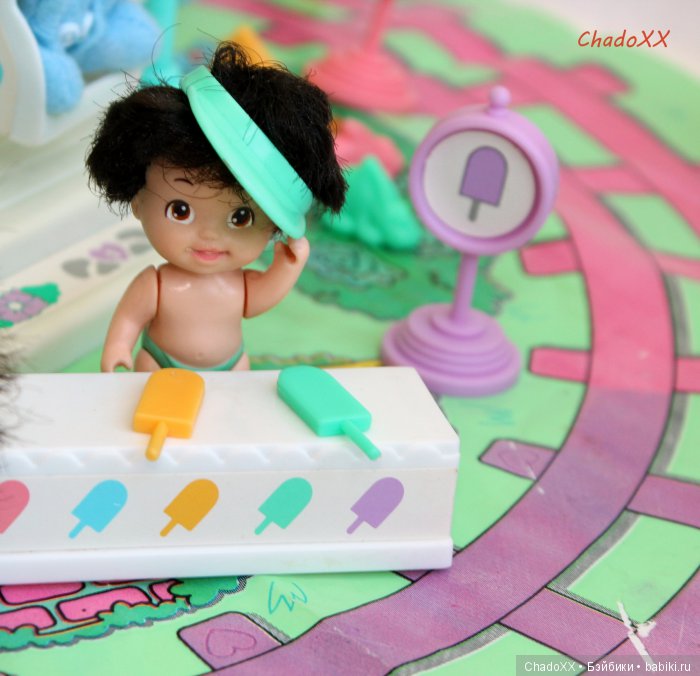 Большой мир маленьких кукол. Часть 23. Пятерняшки Tyco Quints. В доме, в парке, на площадке