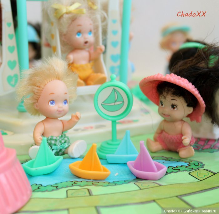 Большой мир маленьких кукол. Часть 23. Пятерняшки Tyco Quints. В доме, в парке, на площадке