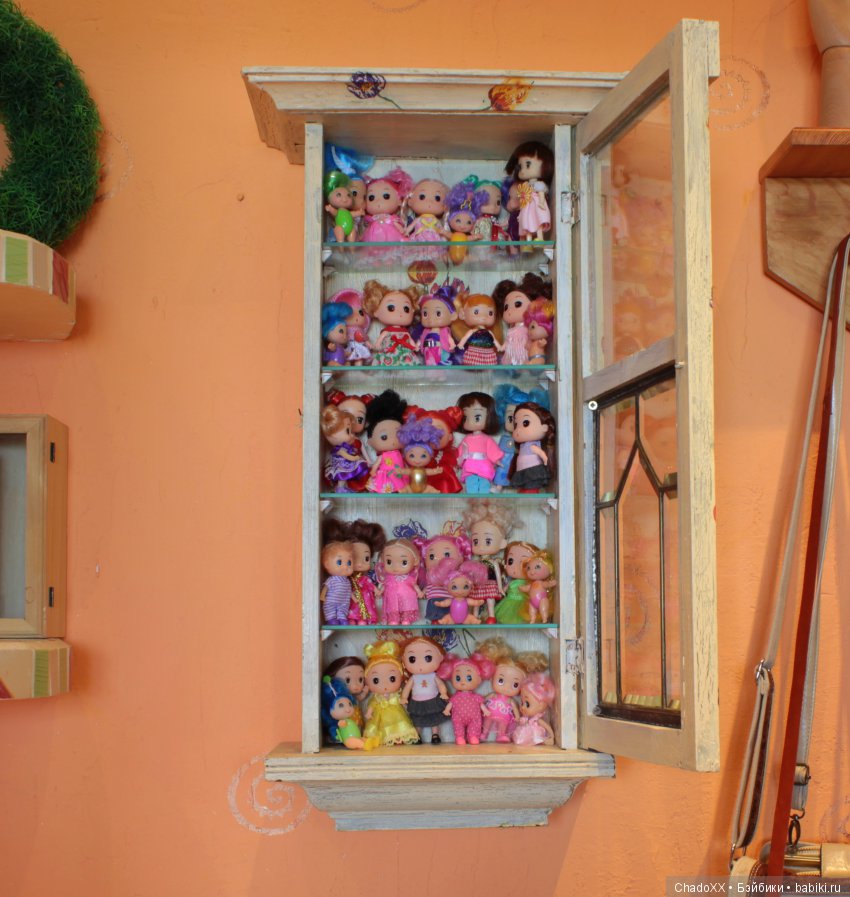 Как они у меня живут. 1000 мини-кукол в одном доме