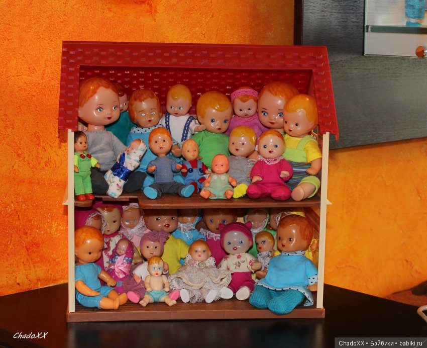 Как они у меня живут. 1000 мини-кукол в одном доме