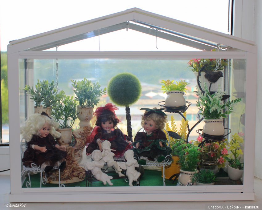 Как они у меня живут. 1000 мини-кукол в одном доме