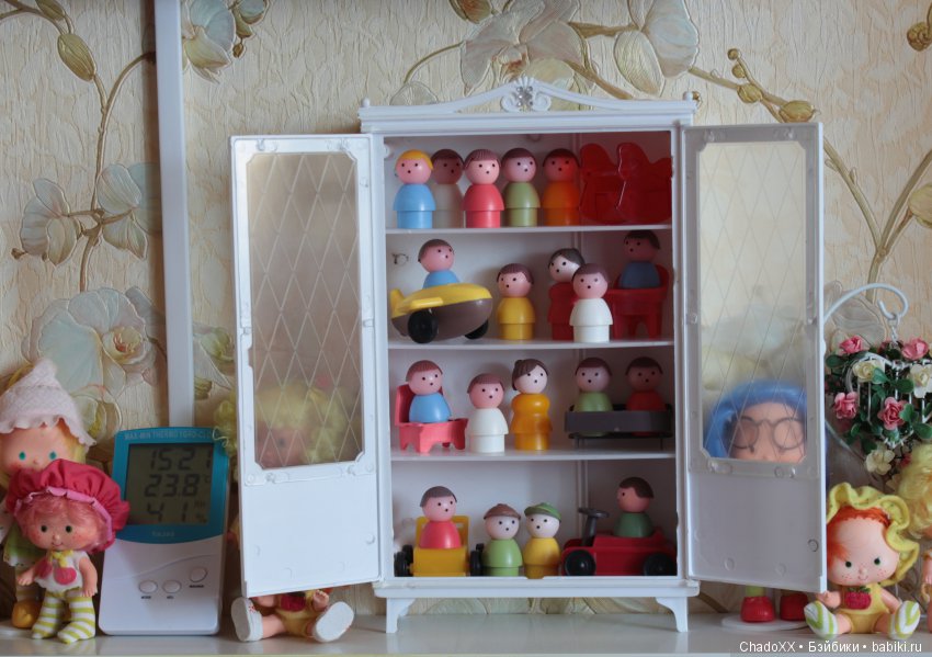 Как они у меня живут. 1000 мини-кукол в одном доме