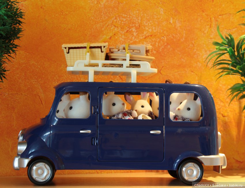 Как они у меня живут. 1000 мини-кукол в одном доме