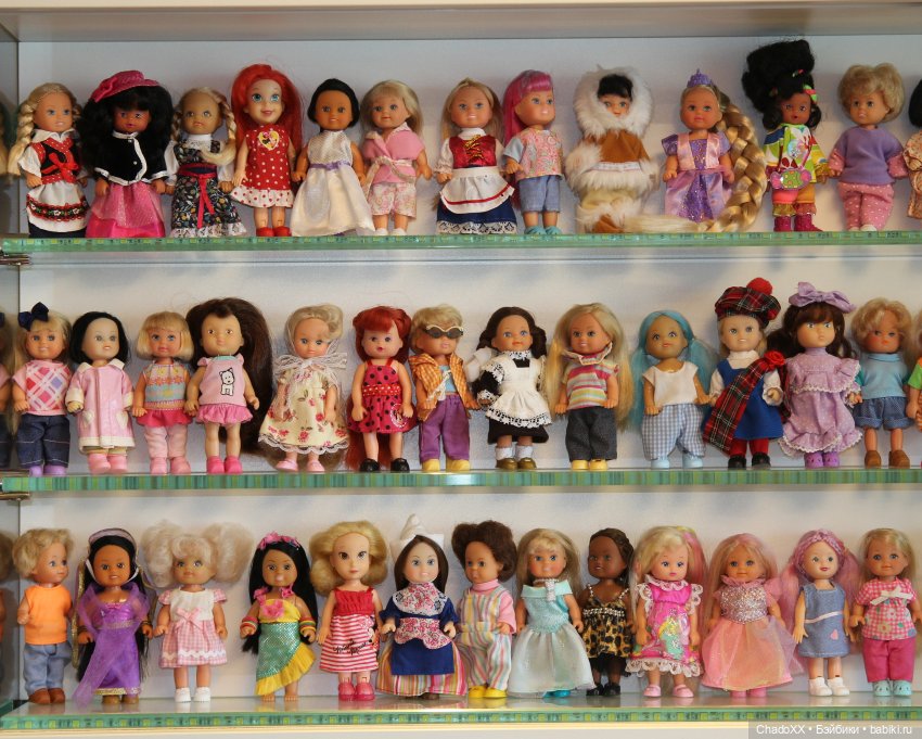 Витрины с мини-куклами. Часть 2: Еви и компания (фото 2)