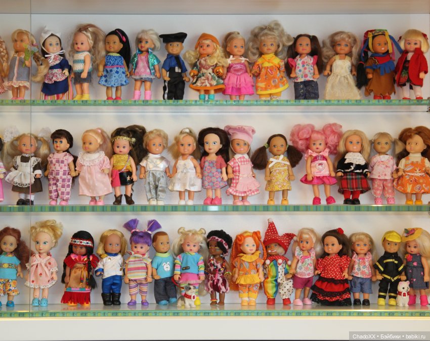 Витрины с мини-куклами. Часть 2: Еви и компания (фото 4)