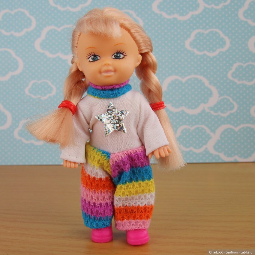 Витрины с мини-куклами. Часть 1: Келли и компания