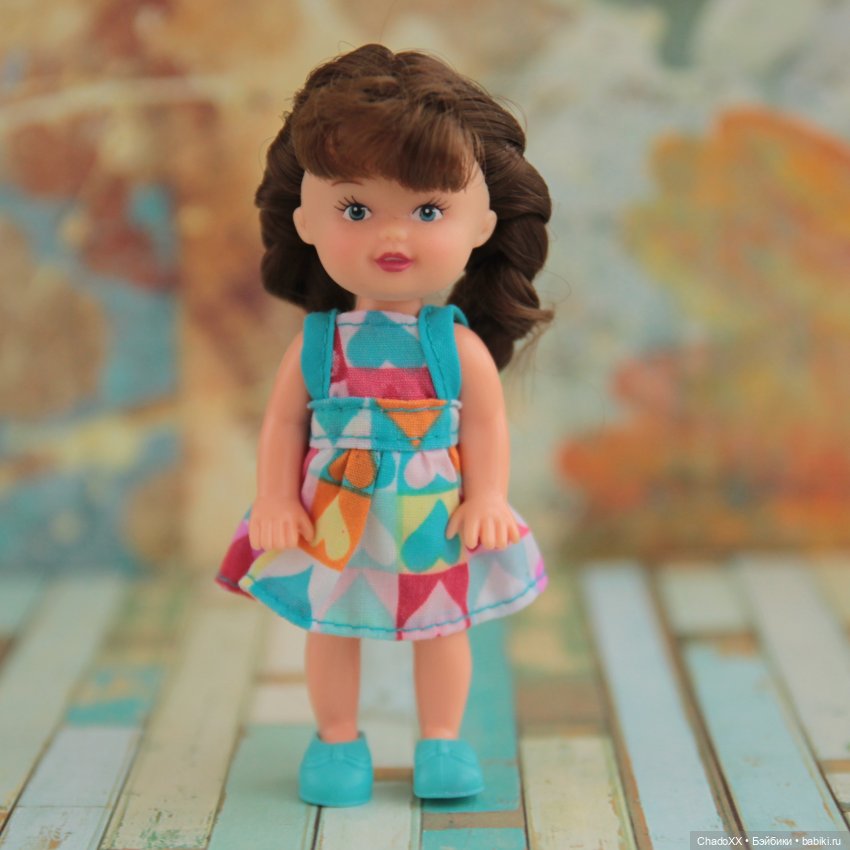 Витрины с мини-куклами. Часть 1: Келли и компания