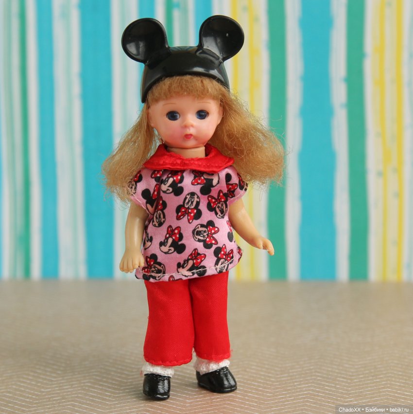 Витрины с мини-куклами. Часть 3: Мадам Александр и Ко