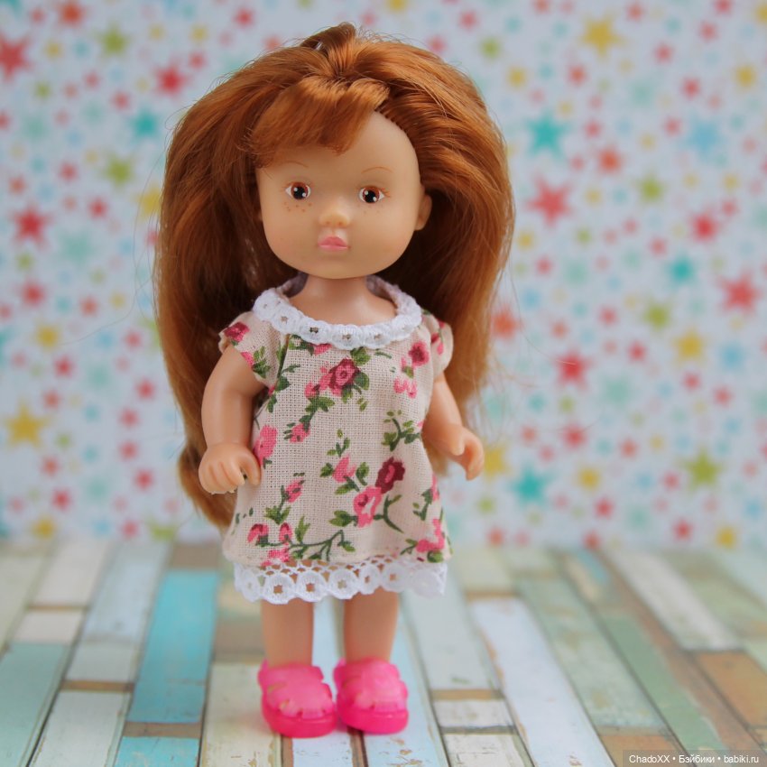 Витрины с мини-куклами. Часть 2: Еви и компания