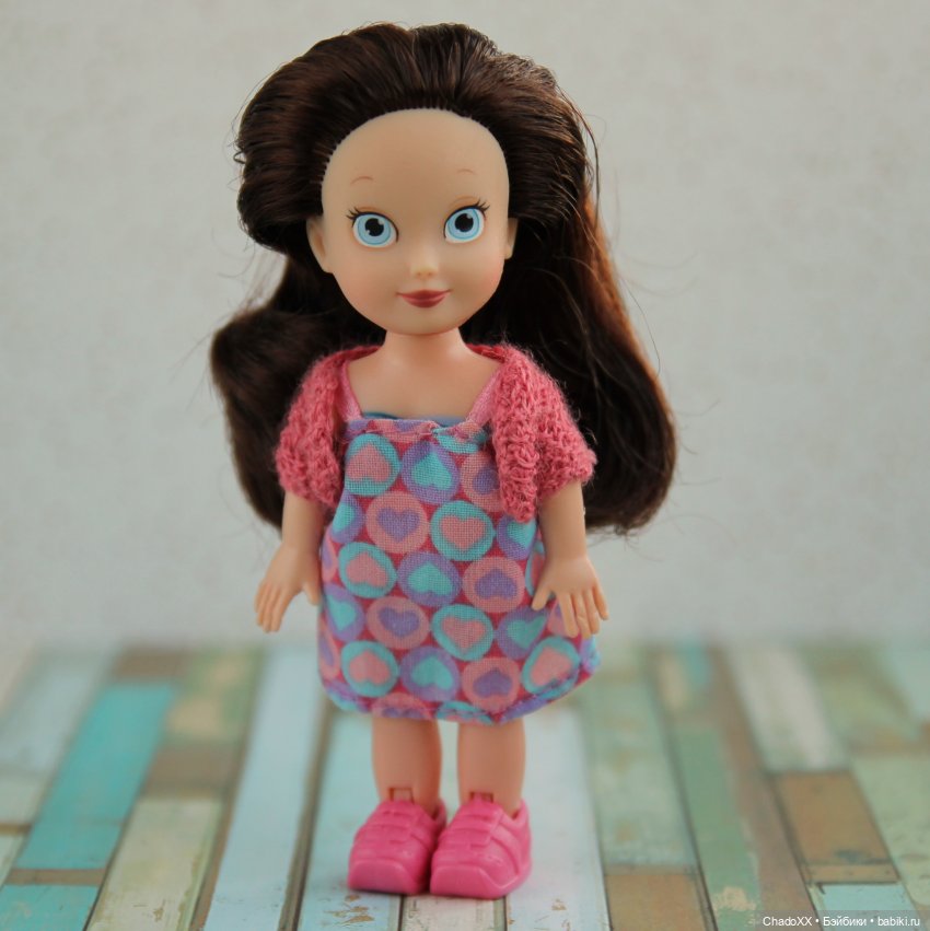 Витрины с мини-куклами. Часть 2: Еви и компания